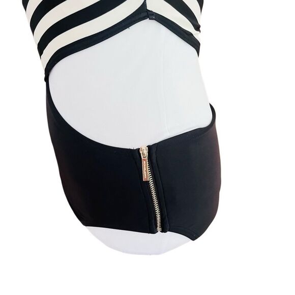 MICHAEL Michael Kors Stripe One Shoulder Cut Out One Piece L76543 Size 6. - Picture 7 of 10